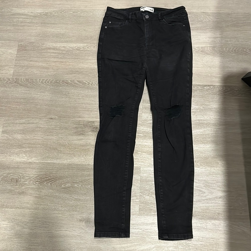 GARAGE RIPPED JEGGINGS